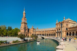 Main building at Spain Square, Plaza de Espana, in Sevilla Main building and bridge at Spain Square, Plaza de Espana, in Sevilla, Andalusia, Spain